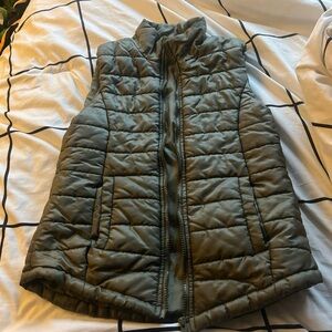 Rue 21 green vest one size